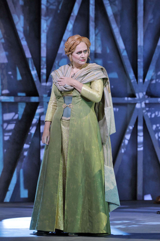 Anja Kampe as Isolde in Wagner's "Tristan und Isolde." Photo: Cory Weaver/San Francisco Opera