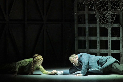 Anja Kampe as Isolde and Simon O'Neill as Tristan in Wagner's "Tristan und Isolde." Photo: Cory Weaver/San Francisco Opera