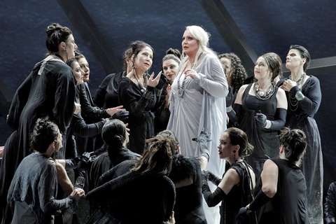 Iréne Theorin as Brünnhilde with members of the San Francisco Opera Chorus in Wagner's "Götterdämmerung."  Photographer: Cory Weaver/San Francisco Opera.