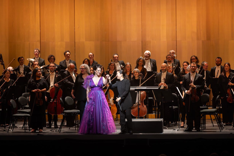 Mezzo-soprano Daniela Mack sings songs of Manuel de Falla with Eun Sun Kim conducting the San Francisco Opera Orchestra on November 1, 2025. Photo: Matthew Washburn/San Francisco Opera