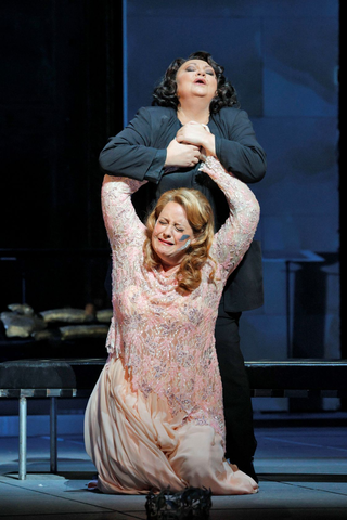 Elza van den Heever as Chrysothemis and Elena Pankratova as Elektra in Strauss' "Elektra." Photo: Cory Weaver/San Francisco Opera