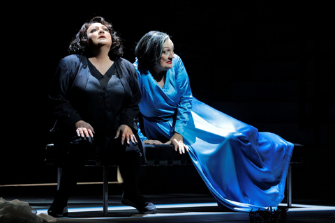 Elena Pankratova as Elektra and Michaela Schuster as Klytemnestra in Strauss' "Elektra." Photo: Cory Weaver/San Francisco Opera