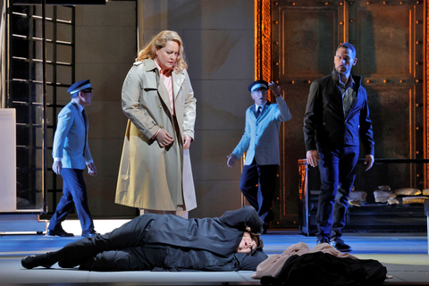 Elza van den Heever as Chrysothemis, Elena Pankratova as Elektra, and Kyle Ketelsen as Orest in Strauss' "Elektra." Photo: Cory Weaver/San Francisco Opera