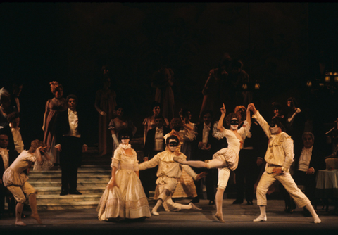 Act I, Ballet, Chorus, La Traviata, Giuseppe Verdi. San Francisco Opera/SPOT, 1979. Photographer: Ron Scherl/San Francisco Opera.