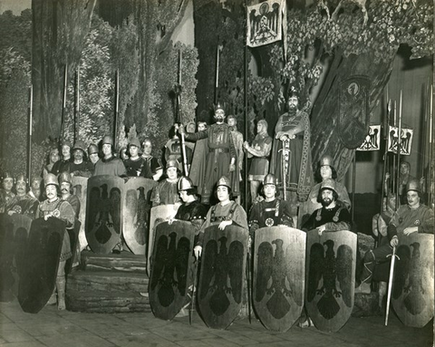 Lohengrin, Richard Wagner. San Francisco Opera, 1946. Photographer: R. Strohmeyer/San Francisco Opera.