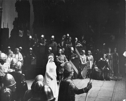 Lohengrin, Richard Wagner. San Francisco Opera, 1946. Photographer: R. Strohmeyer/San Francisco Opera.