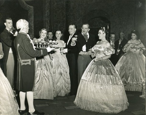 La Traviata, Giuseppe Verdi. San Francisco Opera, 1946. Photographer: R. Strohmeyer/San Francisco Opera.