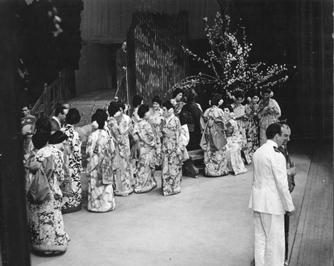 Madama Butterfly, Giacomo Puccini. San Francisco Opera, 1946. Photographer: R. Strohmeyer/San Francisco Opera.