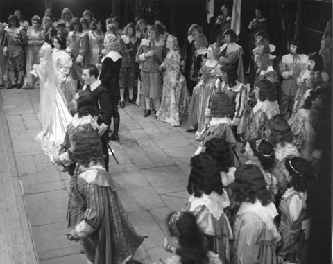 Lucia di Lammermoor, Gaetano Donizetti. San Francisco Opera, 1946. Photographer: R. Strohmeyer/San Francisco Opera.