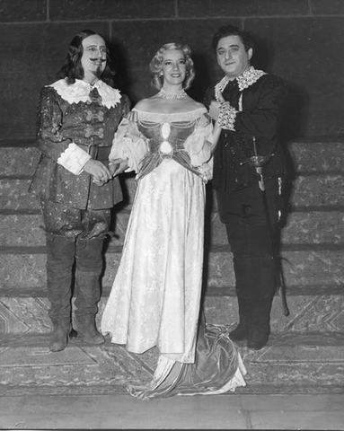 Lucia di Lammermoor, Gaetano Donizetti. San Francisco Opera, 1946. Photographer: R. Strohmeyer/San Francisco Opera.