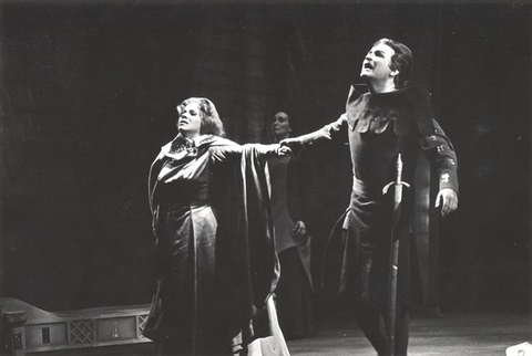 Tristan und Isolde, Richard Wagner. San Francisco Opera, 1967. Photographer: Dennis Galloway/San Francisco Opera.