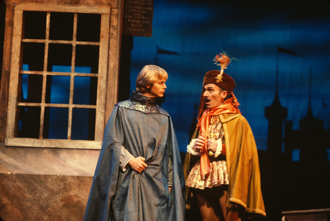 Jay Lowman (King Louis), Andrew Potter (Thibaut), The Vagabond King, Rudolf Friml. San Francisco Opera/SPOT, 1980-81. Photographer: Ron Scherl/San Francisco Opera.