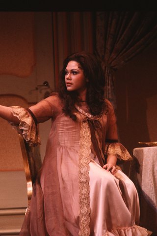 Rebecca Cook (Countess Almaviva), Le Nozze di Figaro, Wolfgang Amadeus Mozart. San Francisco Opera/SPOT, 1981-82. Photographer: Ron Scherl/San Francisco Opera.