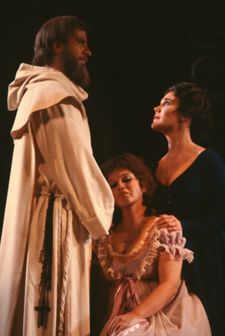 Gregory Stapp (Friar Lawrence), Deborah Longwith (Juliet), Laura Campbell (Gertrude), Romeo and Juliet, Charles Gounod. San Francisco Opera/SPOT, 1981-82. Photographer: Ron Scherl/San Francisco Opera.