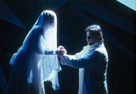 Solveig Kringelborn (Katerina Ismailova), Christopher Ventris (Sergei), Lady Macbeth of Mtsensk, Dmitri Shostakovich. San Francisco Opera, 2003-04. Photographer: Ken Friedman/San Francisco Opera.