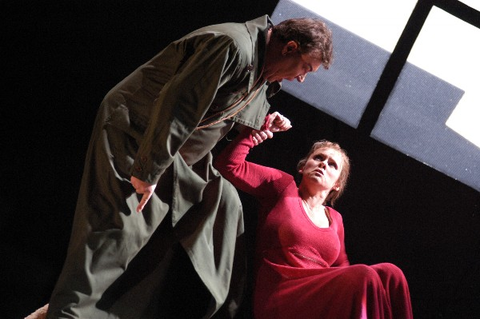 Vladimir Vaneev (Boris), Solveig Kringelborn (Katerina Ismailova), Lady Macbeth of Mtsensk, Dmitri Shostakovich. San Francisco Opera, 2003-04. Photographer: Larry Merkle/San Francisco Opera.