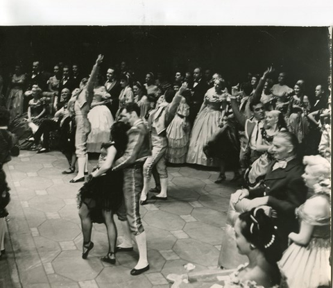 La Traviata, Giuseppe Verdi. San Francisco Opera, 1948. Photographer: R. Strohmeyer/San Francisco Opera.