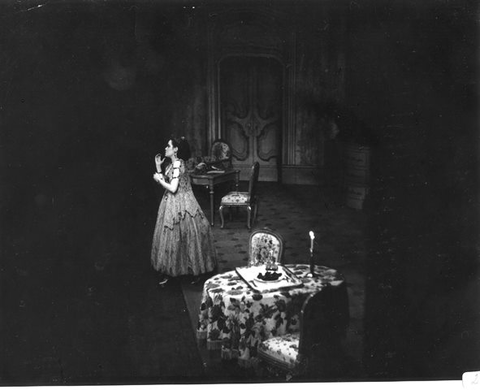 Manon, Jules Massenet. San Francisco Opera, 1948. Photographer: Unknown/San Francisco Opera.