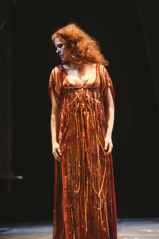 Nelda Nelson (Clytaemnestra), The Cry of Clytaemnestra, John Eaton. San Francisco Opera/SPOT, 1981-82. Photographer: Ron Scherl/San Francisco Opera.