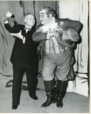 L'Elisir d'Amore, Gaetano Donizetti. San Francisco Opera, 1948. Photographer: Paul G. Tracy/San Francisco Opera.