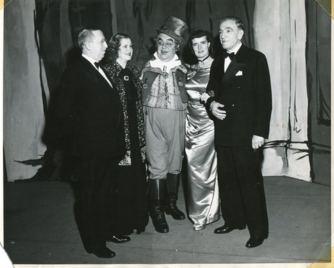 L'Elisir d'Amore, Gaetano Donizetti. San Francisco Opera, 1948. Photographer: Paul G. Tracy/San Francisco Opera.