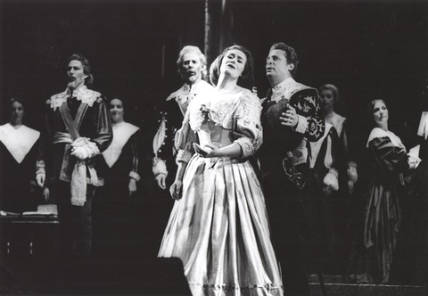 I Puritani, Vincenzo Bellini. San Francisco Opera, 1966. Photographer: Unknown/San Francisco Opera.