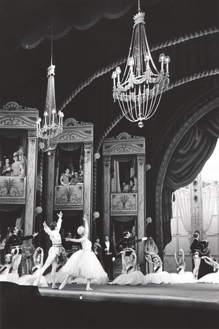 Die Fledermaus, Johann Strauss, Jr.. San Francisco Opera, 1965. Photographer: Dennis Galloway/San Francisco Opera.