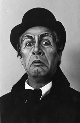 Il Barbiere di Siviglia, Gioachino Rossini. San Francisco Opera, 1965. Photographer: Pete Peters/San Francisco Opera.