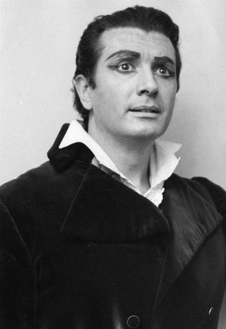 Tosca, Giacomo Puccini. San Francisco Opera, 1965. Photographer: Maria Jeanette/San Francisco Opera.