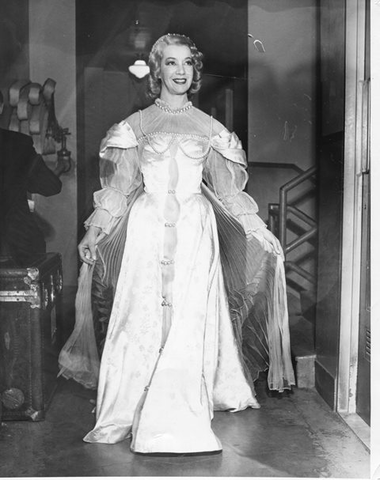 Lucia di Lammermoor, Gaetano Donizetti. San Francisco Opera, 1950. Photographer: Paul Tracey/San Francisco Opera.