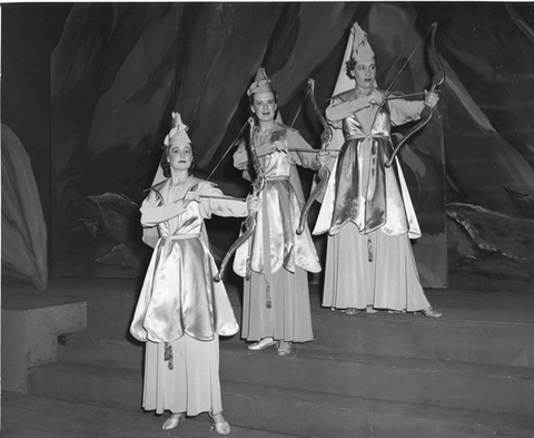 Die Zauberflöte, Wolfgang Amadeus Mozart. San Francisco Opera, 1950. Photographer: R. Strohmeyer/San Francisco Opera.