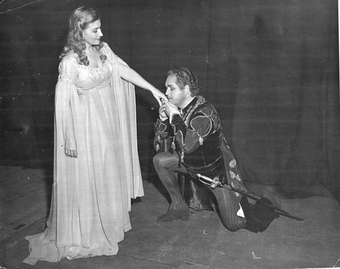 Roméo et Juliette, Charles Gounod. San Francisco Opera, 1951. Photographer: Paul Tracey/San Francisco Opera.