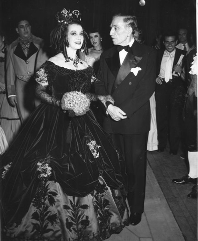 La Traviata, Giuseppe Verdi. San Francisco Opera, 1951. Photographer: Skelton Studios/San Francisco Opera.