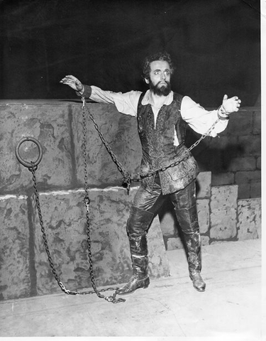 Fidelio, Ludwig van Beethoven. San Francisco Opera, 1951. Photographer: Paul Tracey/San Francisco Opera.