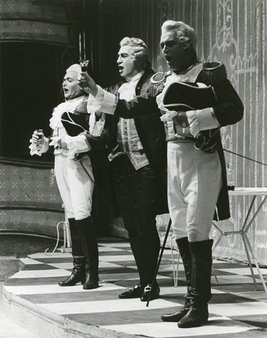 Così fan tutte, Wolfgang Amadeus Mozart. San Francisco Opera, 1963. Photographer: Pete Peters/San Francisco Opera.