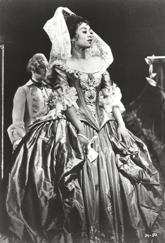 Le Nozze di Figaro, Wolfgang Amadeus Mozart. San Francisco Opera, 1964. Photographer: Unknown/San Francisco Opera.