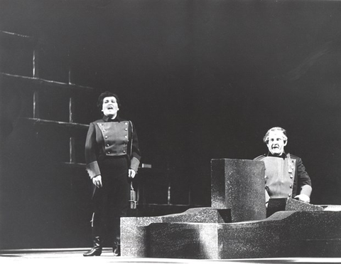 Fidelio, Ludwig van Beethoven. San Francisco Opera, 1964. Photographer: Pete Peters/San Francisco Opera.