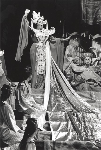 Turandot, Giacomo Puccini. San Francisco Opera, 1964. Photographer: Carolyn Mason Jones/San Francisco Opera.