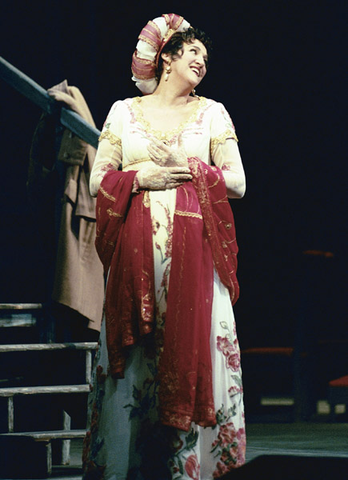 Elizabeth Whitehouse (Tosca), Tosca, Giacomo Puccini. San Francisco Opera, 2001-02. Photographer: Larry Merkle/San Francisco Opera.