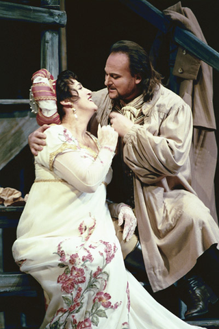 Elizabeth Whitehouse (Tosca), Walter Fraccaro (Cavaradossi), Tosca, Giacomo Puccini. San Francisco Opera, 2001-02. Photographer: Larry Merkle/San Francisco Opera.