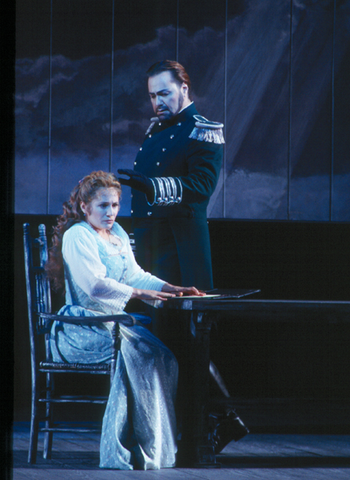 Patricia Racette (Luisa Miller), Gidon Saks (Wurm), Luisa Miller, Giuseppe Verdi. San Francisco Opera, 2000-01. Photographer: Ken Friedman/San Francisco Opera.