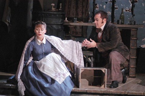 Olga Guryakova (Mimì), Vinson Cole (Rodolfo), La Bohème, Giacomo Pucinni. San Francisco Opera, 2003-04. Photographer: Larry Merkle/San Francisco Opera.