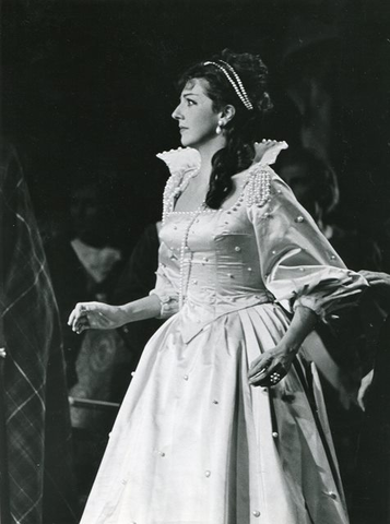 Lucia di Lammermoor, Gaetano Donizetti. San Francisco Opera, 1961. Photographer: Carolyn Mason Jones/San Francisco Opera.