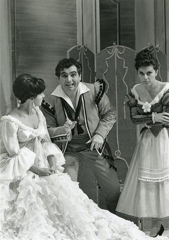 Le Nozze di Figaro, Wolfgang Amadeus Mozart. San Francisco Opera, 1961. Photographer: Carolyn Mason Jones/San Francisco Opera.