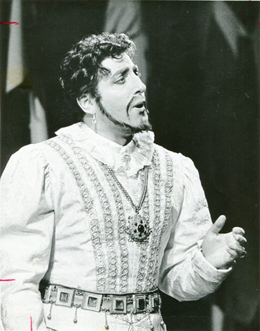 Rigoletto, Giuseppe Verdi. San Francisco Opera, 1961. Photographer: Carolyn Mason Jones/San Francisco Opera.