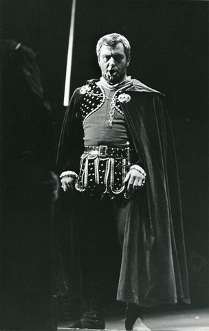 Il Trovatore, Giuseppe Verdi. San Francisco Opera, 1962. Photographer: Carolyn Mason Jones/San Francisco Opera.