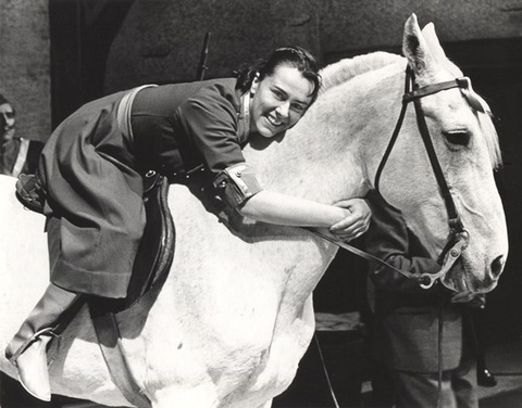 La Fille du Régiment, Gaetano Donizetti. San Francisco Opera, 1962. Photographer: Carolyn Mason Jones/San Francisco Opera.