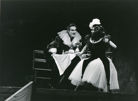 Pagliacci, Ruggero Leoncavallo. San Francisco Opera, 1962. Photographer: Carolyn Mason Jones/San Francisco Opera.