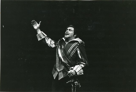 Don Giovanni, Wolfgang Amadeus Mozart. San Francisco Opera, 1962. Photographer: Carolyn Mason Jones/San Francisco Opera.