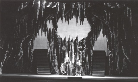 Die Frau ohne Schatten, Richard Strauss. San Francisco Opera, 1959. Photographer: Bill Cogan/San Francisco Opera.